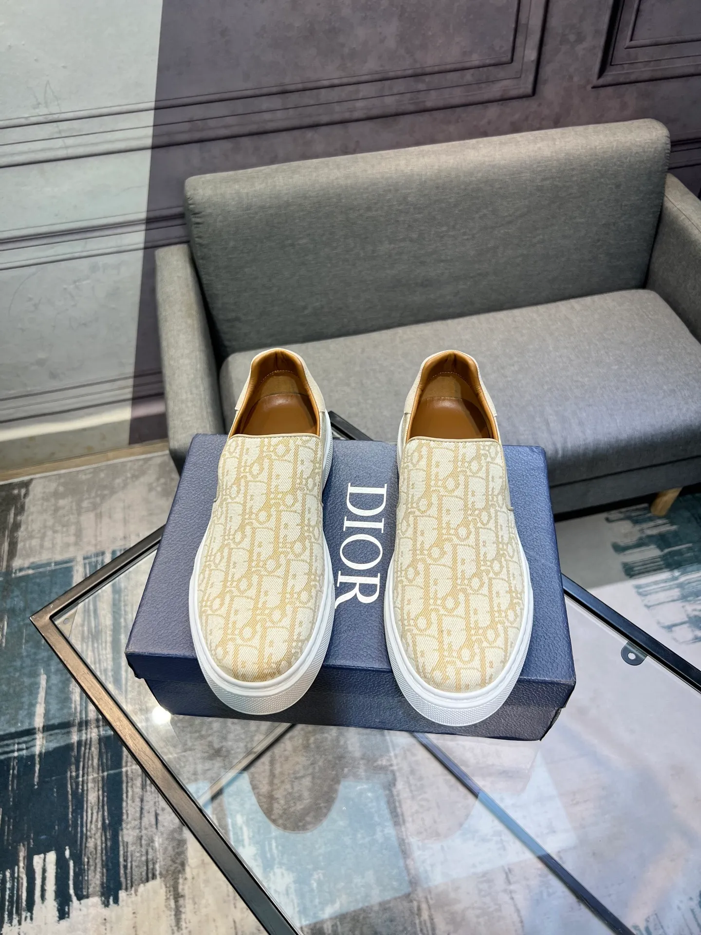 Men's shoes 💰380 The latest DiOr shipment, using imported top-grade jacquard fabric with cowhide design 👍 Breathable mesh lining, comfortable to wear, lightweight, original last mold, official website 1:1, private mold outsole, non-slip, color, multiple colors available, code number 38 to 44 (45 can be ordered)